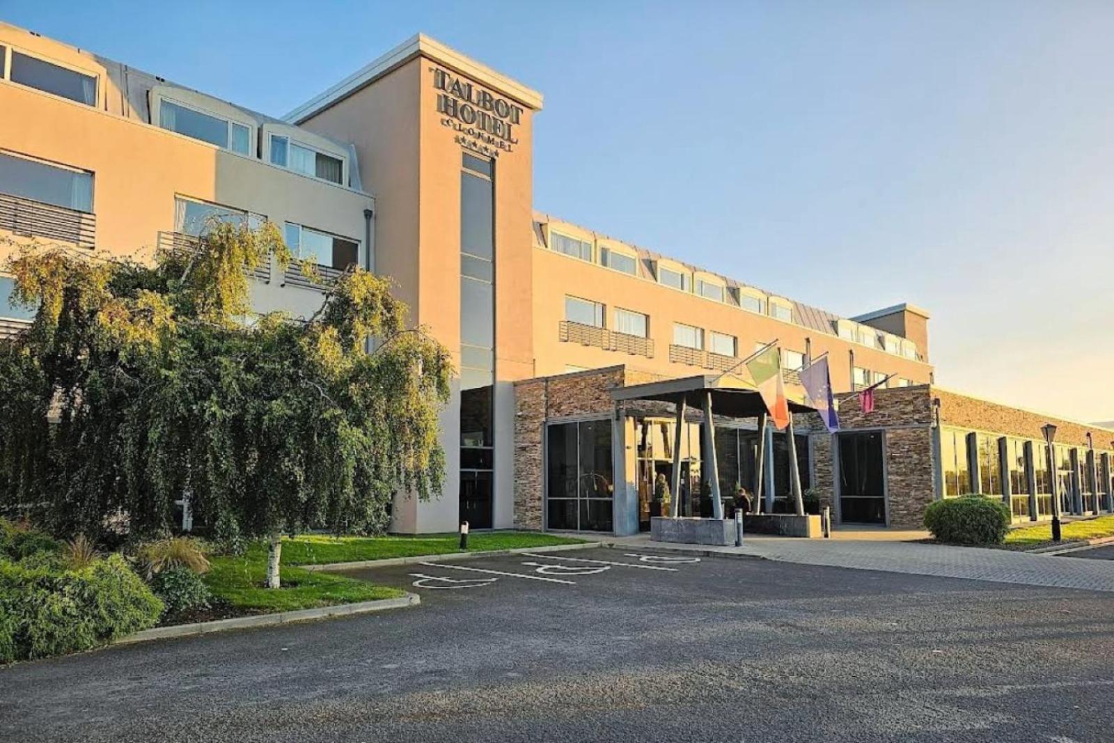 Talbot Hotel Клонмел Экстерьер фото