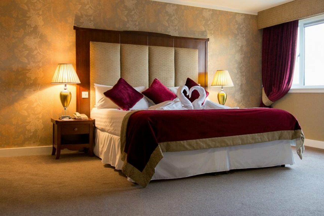 Talbot Hotel Клонмел Экстерьер фото